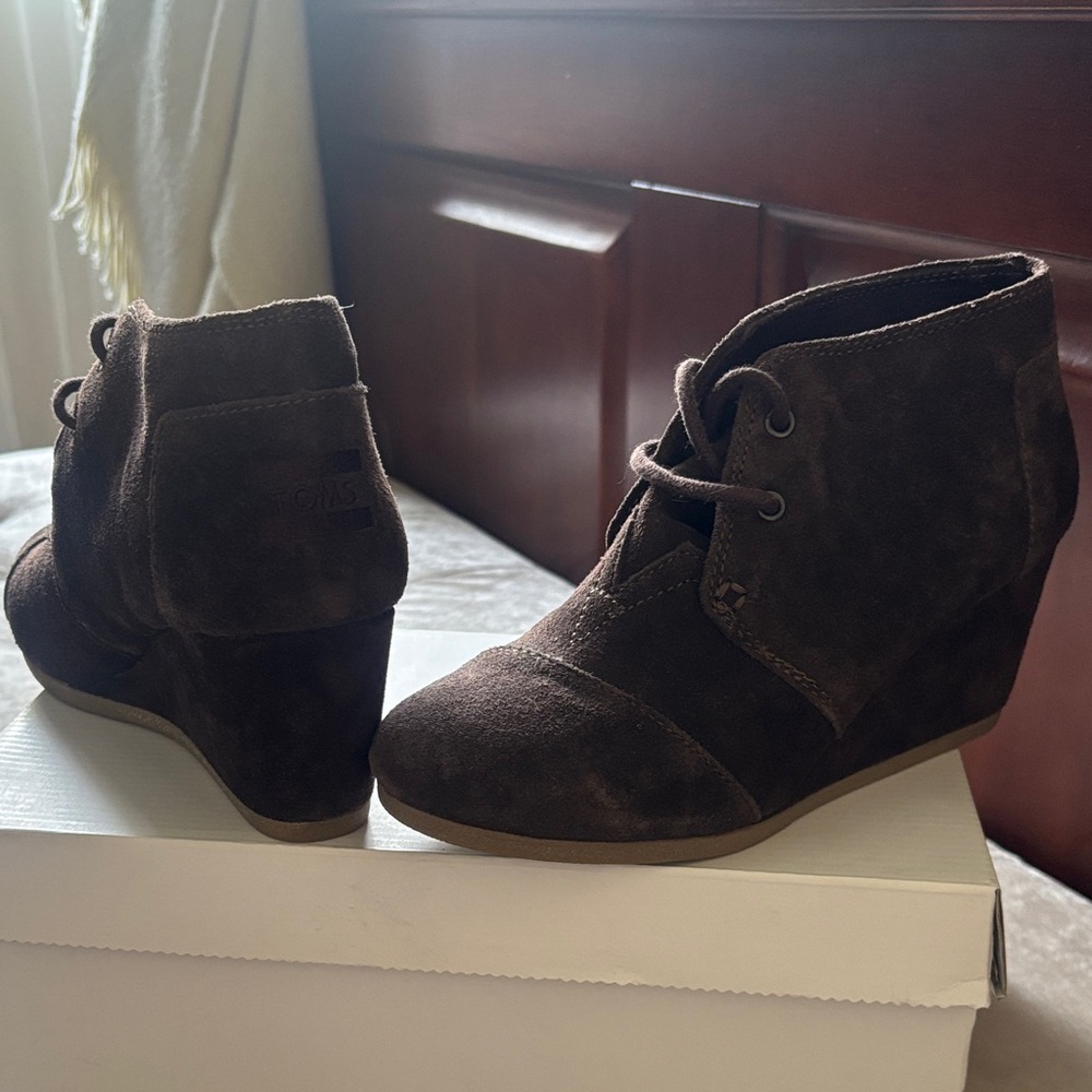 Toms Dark Brown Suede Lace-Up Boots